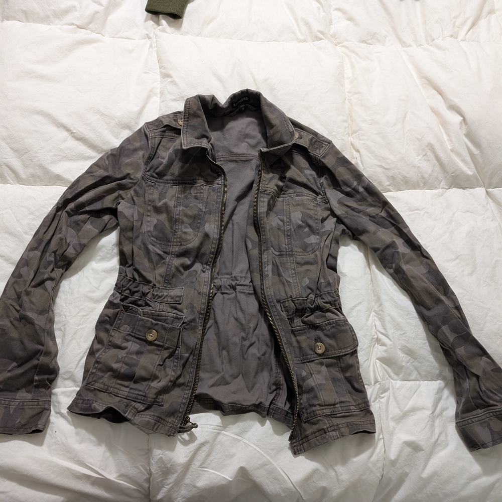 Express Gray Utility Jacket With Modern Design - image 1